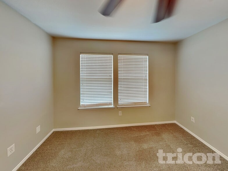 Building Photo - 2338 Manchester Ln