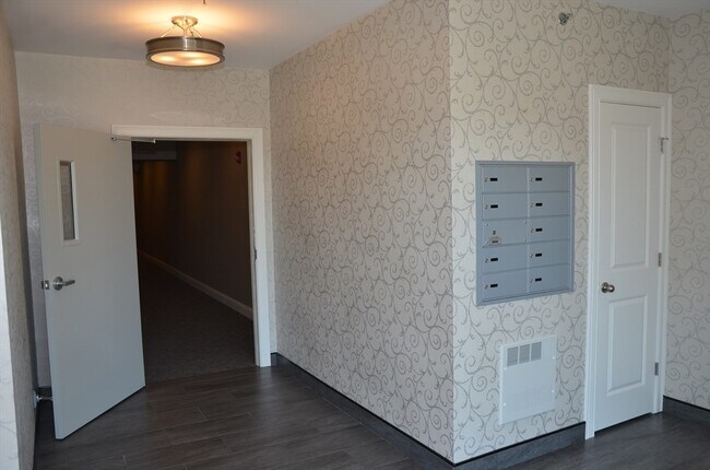 Building Photo - 6 Admirals Wy