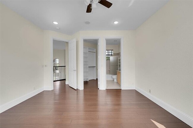 Building Photo - 11012 NW 70th Ct