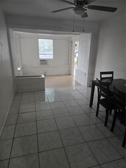 Primary Photo - 2215 Fillmore St