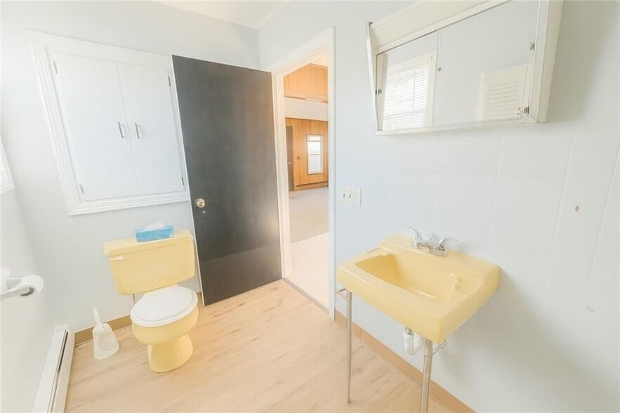 Building Photo - 14 Douglas St