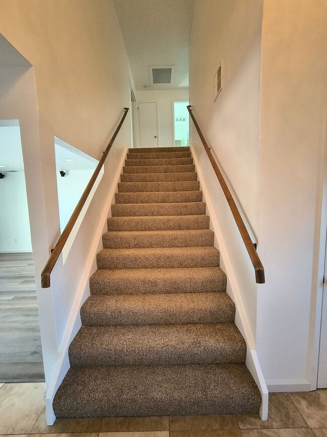Building Photo - Beautiful and Spacious Two Story 4 Bed/3 Bath Home For Rent In Hercules!!!
