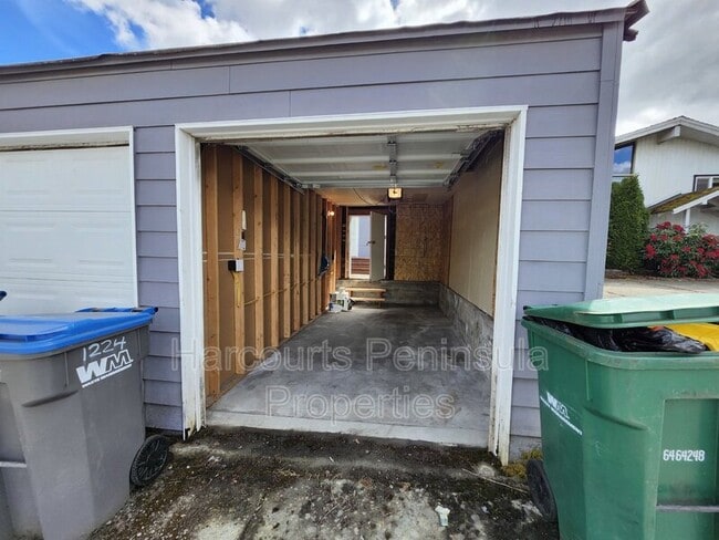 Building Photo - 1224 5th St