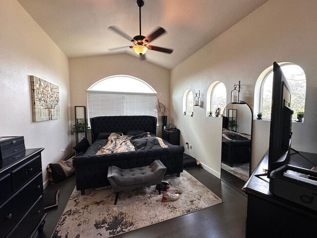 Building Photo - Two Story 3 Bedrooms and 2.5 Bathroom Home for Rent in Core Central Austin, North of Hyde Park