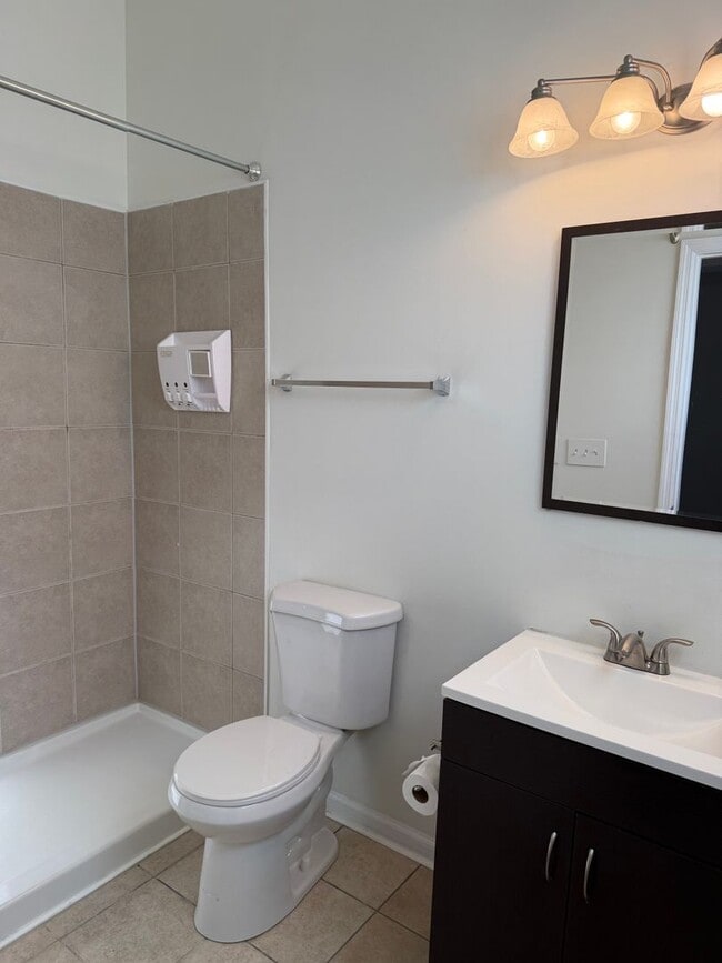 Building Photo - Close to Percy Priest Lake