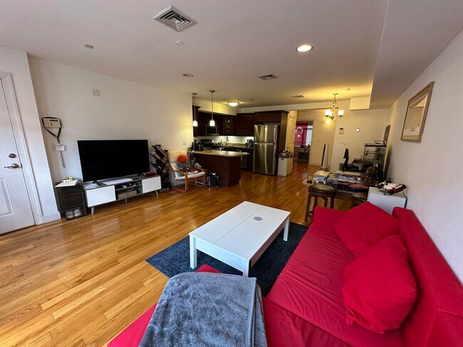 Building Photo - 124 68th St