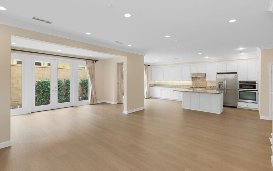 Building Photo - 86 Cipresso