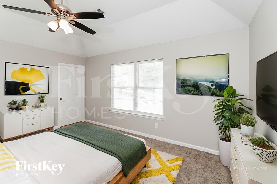 Building Photo - 444 Birchwood Dr