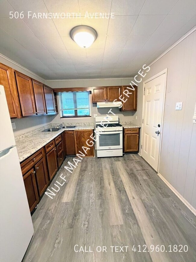 Building Photo - 506 Farnsworth Ave