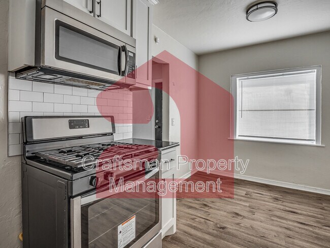 Building Photo - 704 NW 92nd St