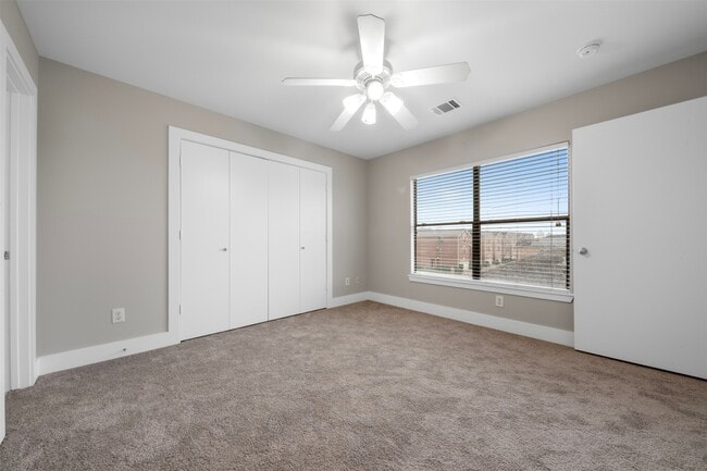 Building Photo - 9716 Linkmeadow Ln