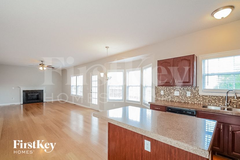 Building Photo - 4037 Mantua Way