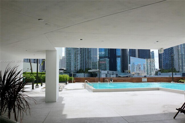Building Photo - 350 S Miami Ave
