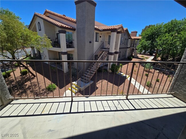 Building Photo - 1575 W Warm Springs Rd