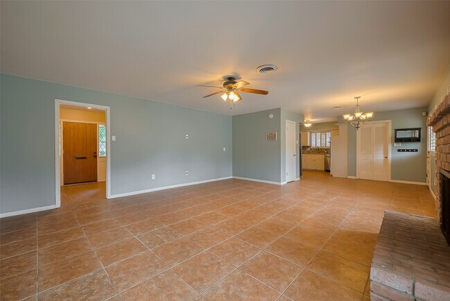 Building Photo - 7906 Braesview Ln
