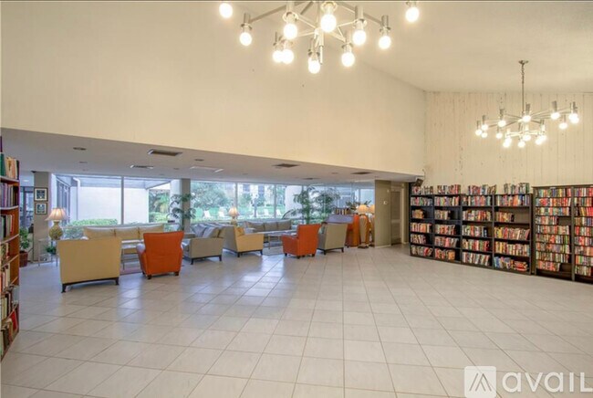 Building Photo - 2311 S Cypress Bend Dr