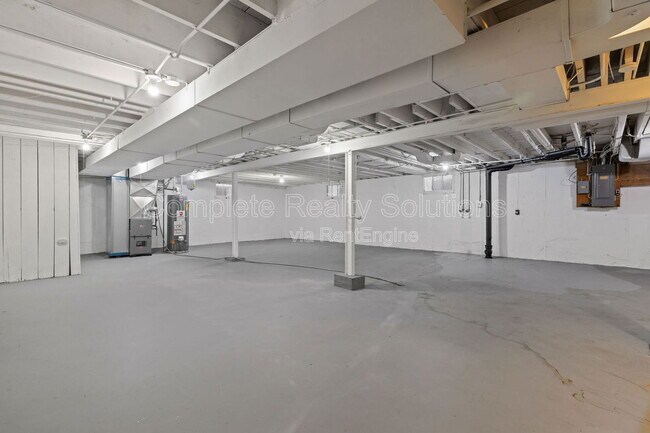 Building Photo - 524 Gerald Pl