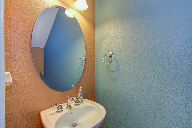 Building Photo - Beautiful Home In Hidden Springs