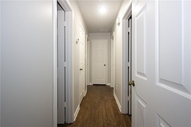 Building Photo - 3252 Inez Dr