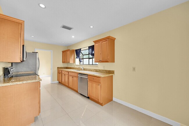 Building Photo - 6820 Allegre Ct