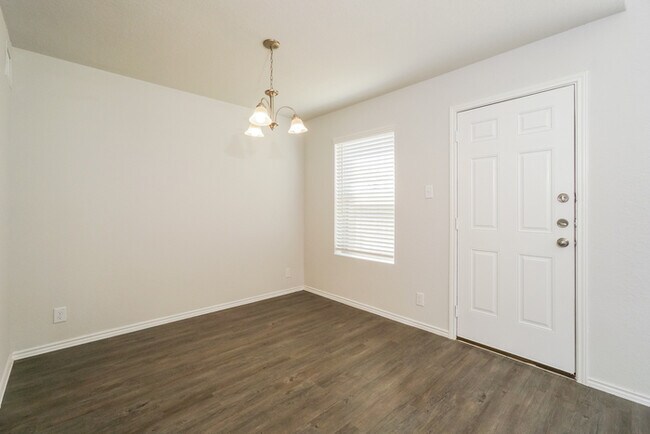 Building Photo - 2303 Applewhite Mdw