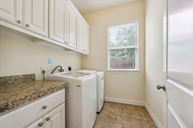 Building Photo - 14450 Kingston Cove Ln