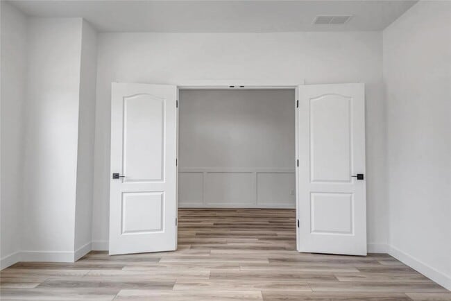 Building Photo - 16507 Honey Locust Dr