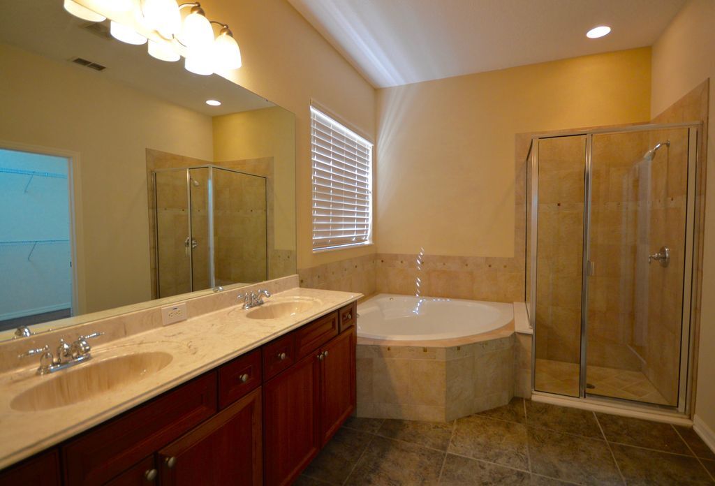 Building Photo - 610 Victoria Hills Dr