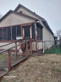 Building Photo - 2504A Denver St