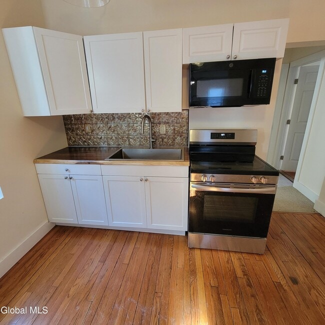 Building Photo - 762 Eastern Ave