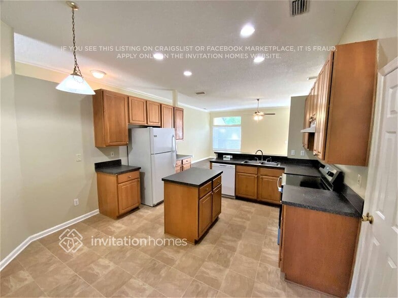 Building Photo - 13948 Bradley Cove Rd