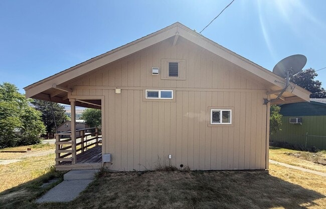 Building Photo - Now renting 2 bedroom House