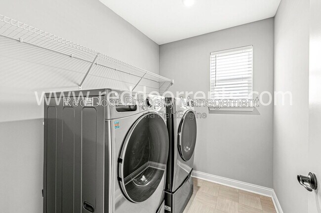 Building Photo - 15648 W Rail Dr