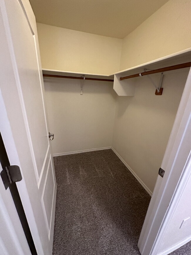 Building Photo - "Modern 2-Bed, 2-Bath Retreat in Boise's Heart – 985 Sq Ft of Pure Comfort!"