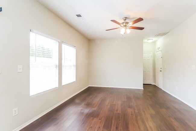 Building Photo - 9606 Hollyburgh Ter