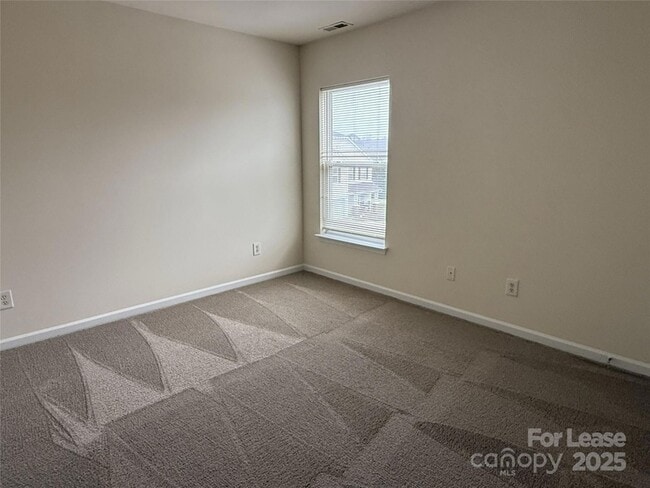 Building Photo - 1420 Ladora Dr