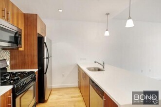 Building Photo - 1 bedroom in Astoria NY 11102