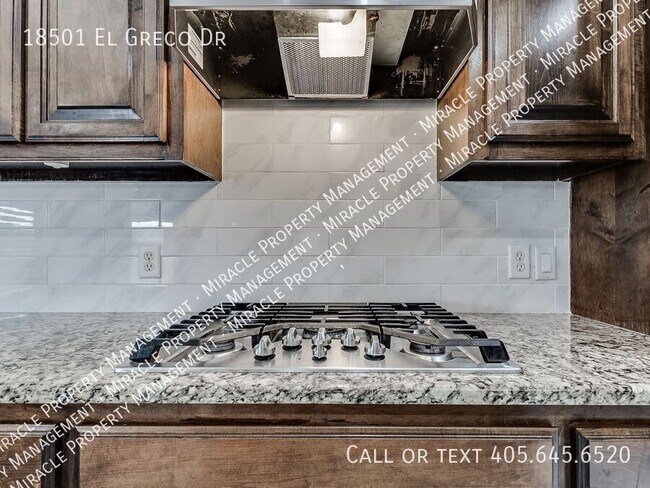 Building Photo - 18501 El Greco Dr