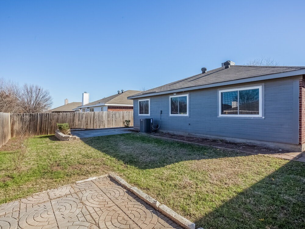 Building Photo - 2370 Stagecoach St