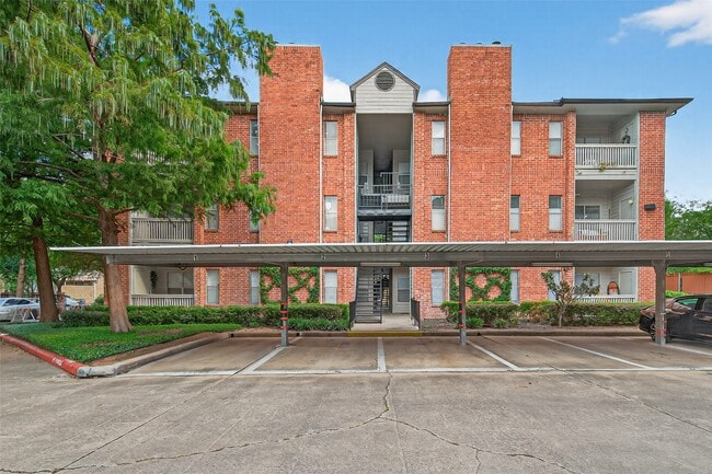 Building Photo - 4041 Drake St