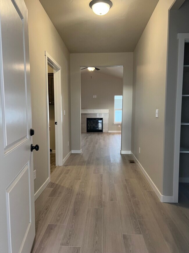 Building Photo - 1214 Starlight Loop