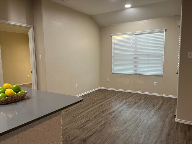 Building Photo - 104 Granville Ct