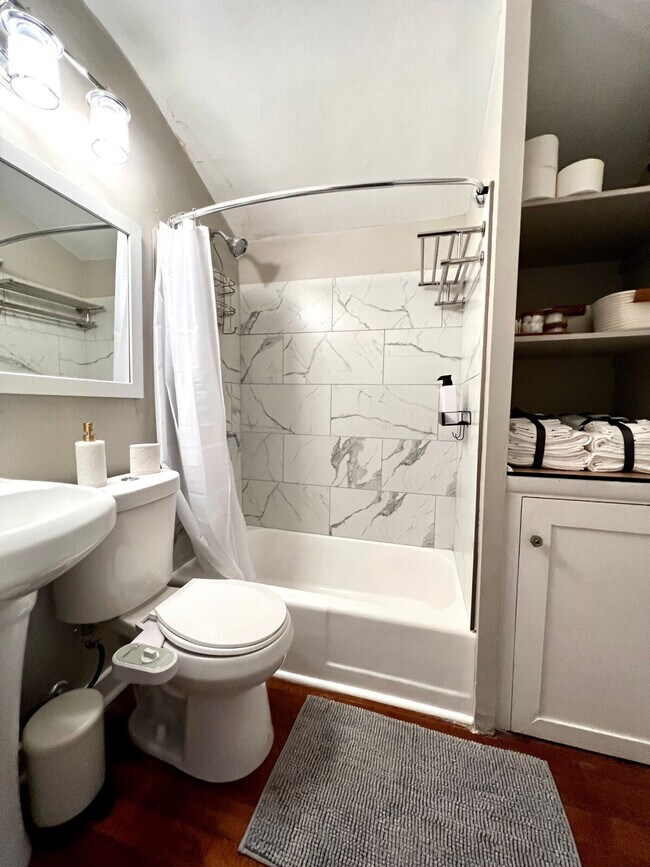 Building Photo - 1509 Clark St