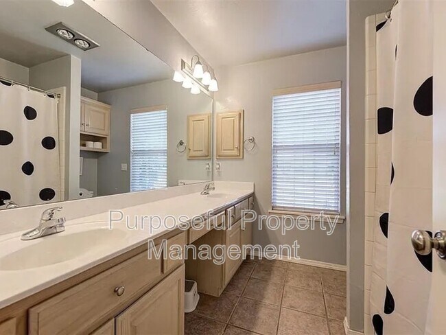 Building Photo - 7320 Stinchcomb Dr