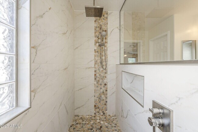 Building Photo - 3484 E Gary Way