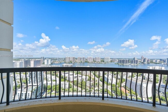 Building Photo - 17875 Collins Ave