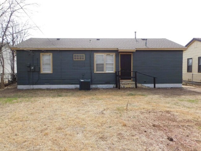 Building Photo - 1509 NW Williams Ave