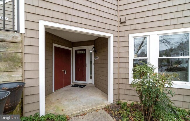Building Photo - 7812 Mayfair Cir