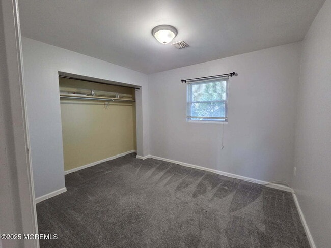 Building Photo - 219 Dock St