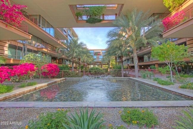 Building Photo - 7117 E Rancho Vista Dr